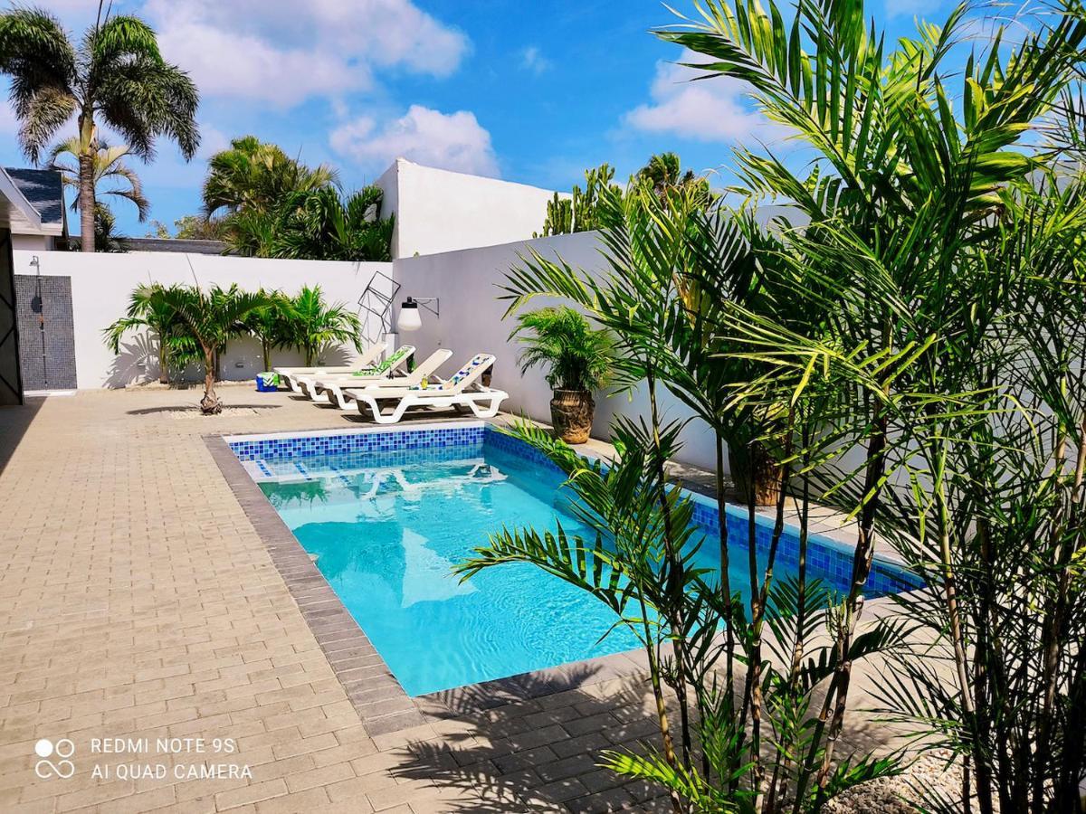 Studios 11and11Aruba Palm Beach Exterior foto