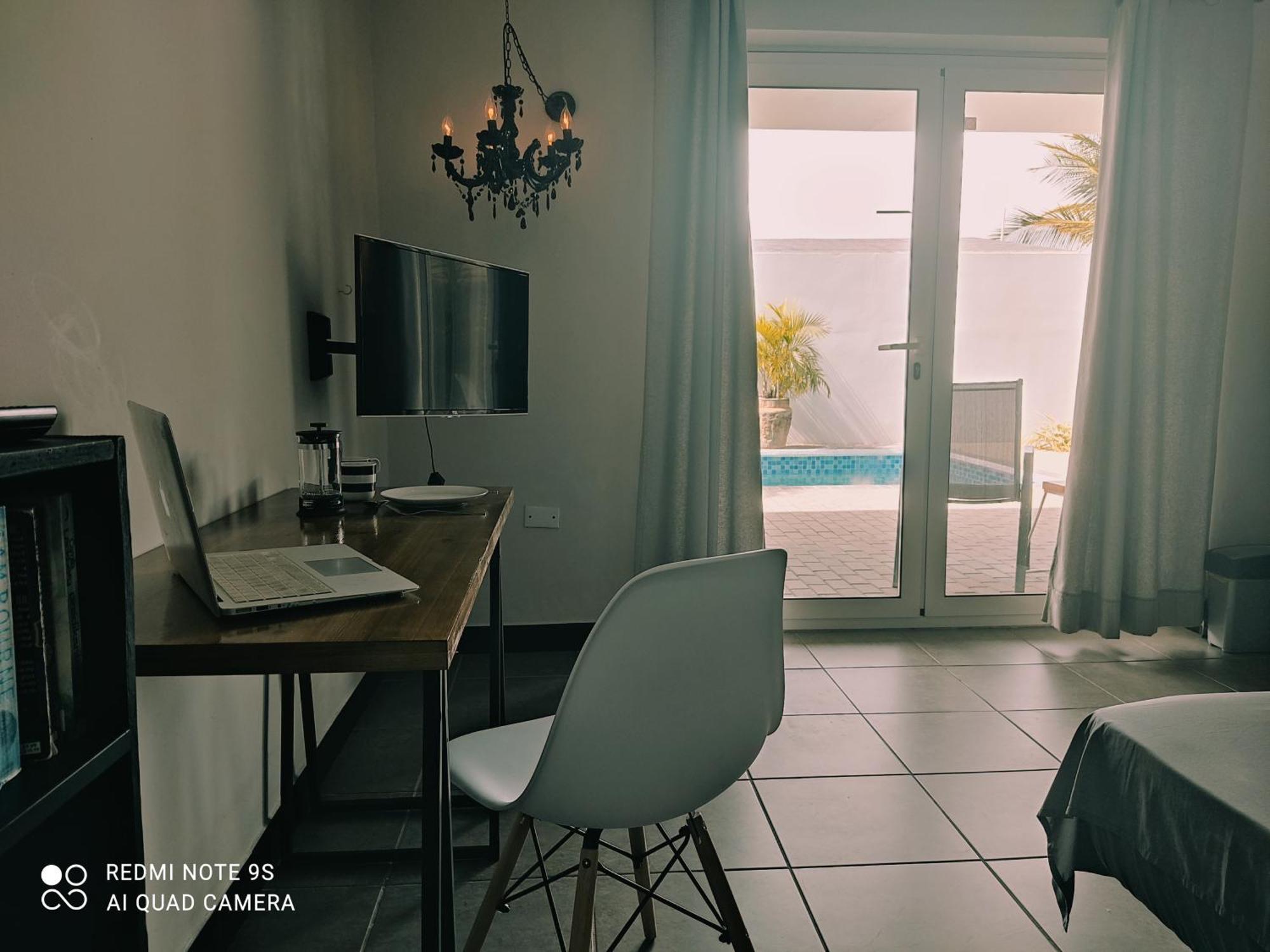 Studios 11and11Aruba Palm Beach Habitación foto