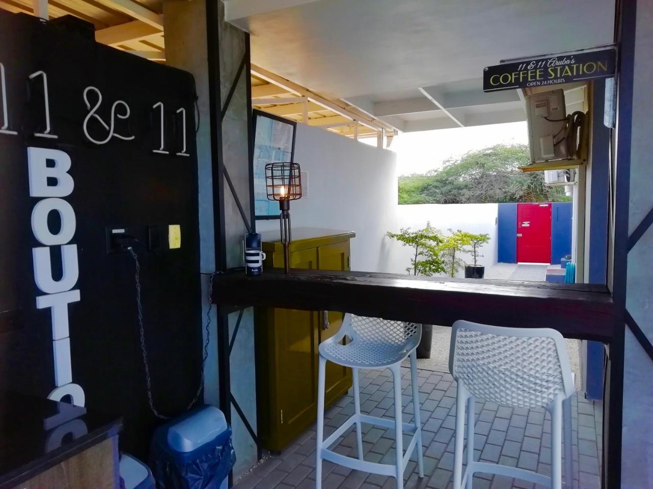 Studios 11and11Aruba Palm Beach Exterior foto